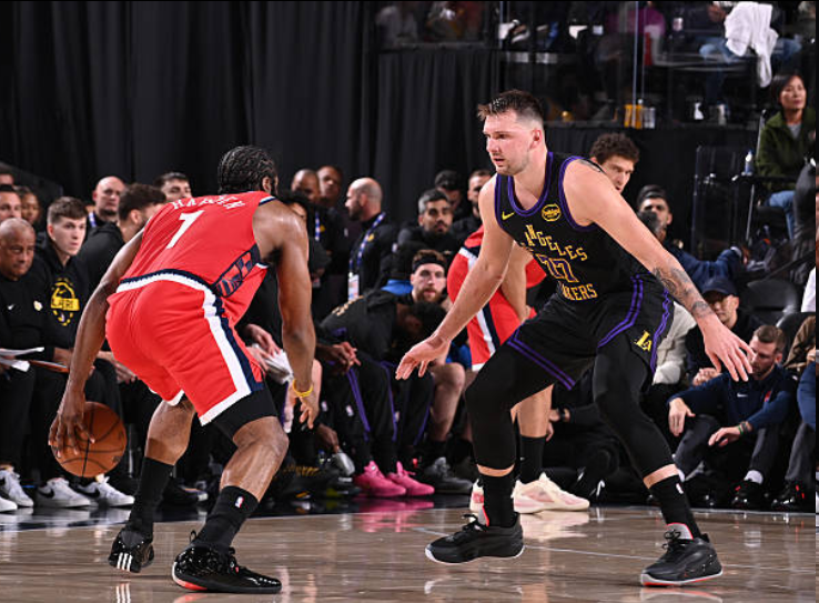 移动体育-快船近17战14胜！哈登：很清楚自己的位置 赢下这些比赛很有趣